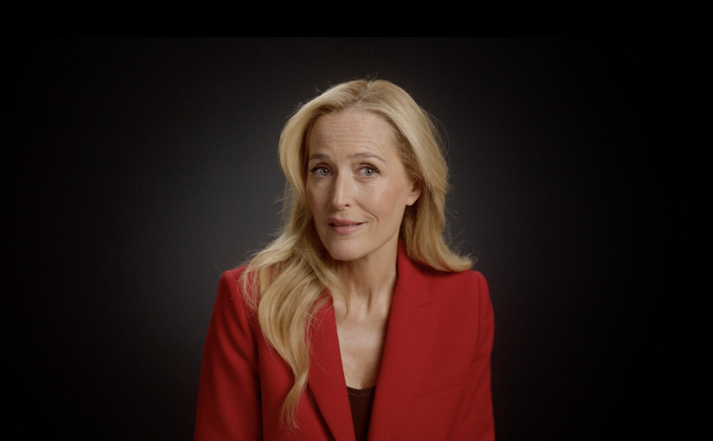 Este Día Internacional de la Mujer, Gillian Anderson reclama su autoestima en todas las etapas de la vida en "Lessons of Worth" de L'Oréal Paris loreal paris gillian anderson lessons of worth