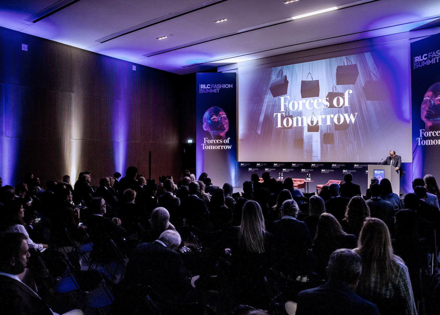 Le RLC Fashion Summit 2026 à Milan réunit les grands noms de la mode mondiale alors que l'industrie réévalue ses modèles de croissance rlc fashion summit