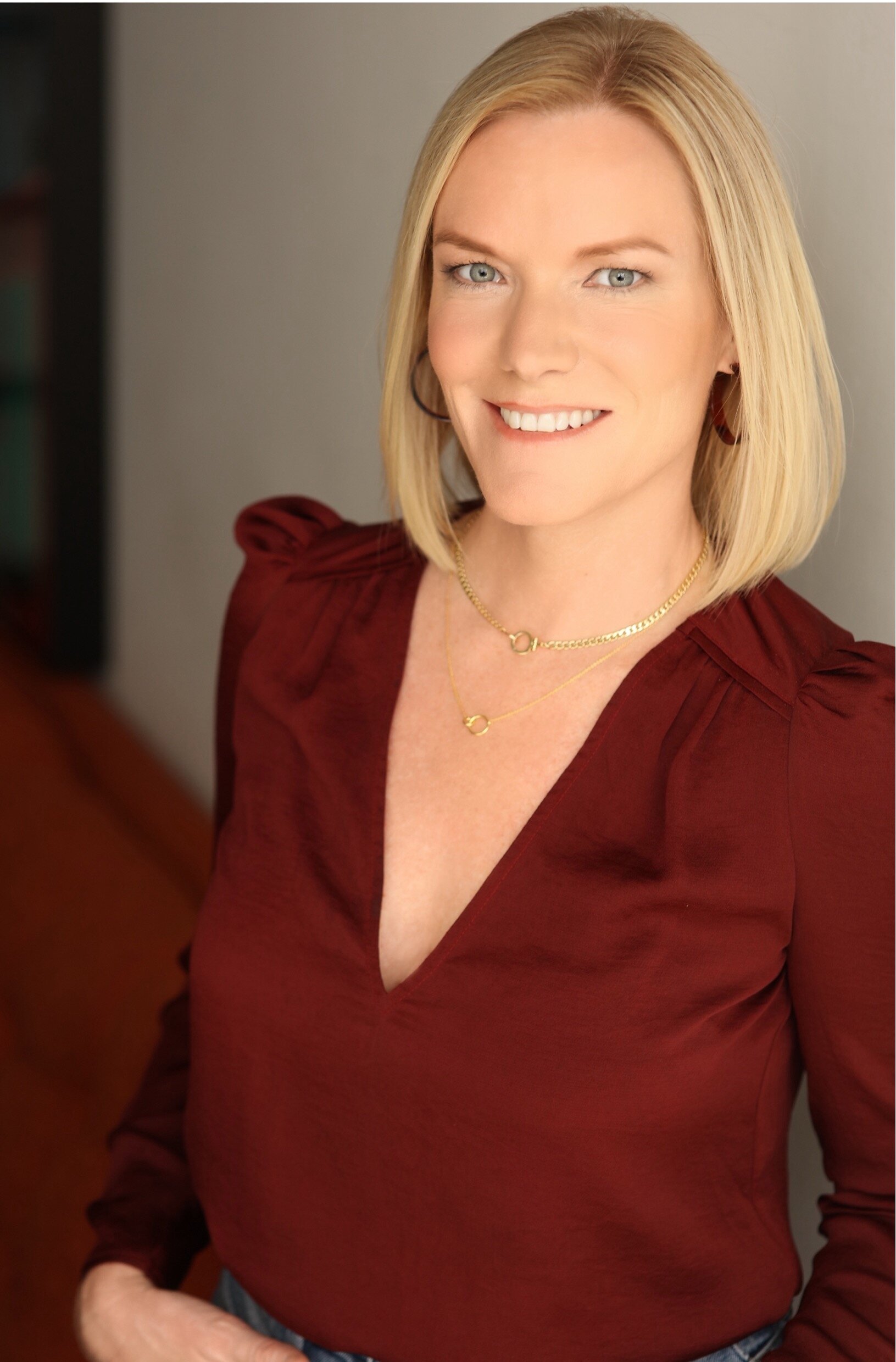 spiro karen devault headshot