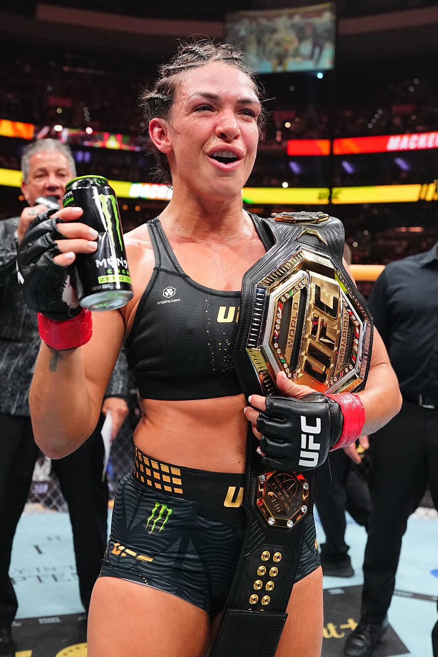 ufc 330 11 dern v robertson 2026 08 15 cu 448 jpsg5rgn 900x1350 ca88127